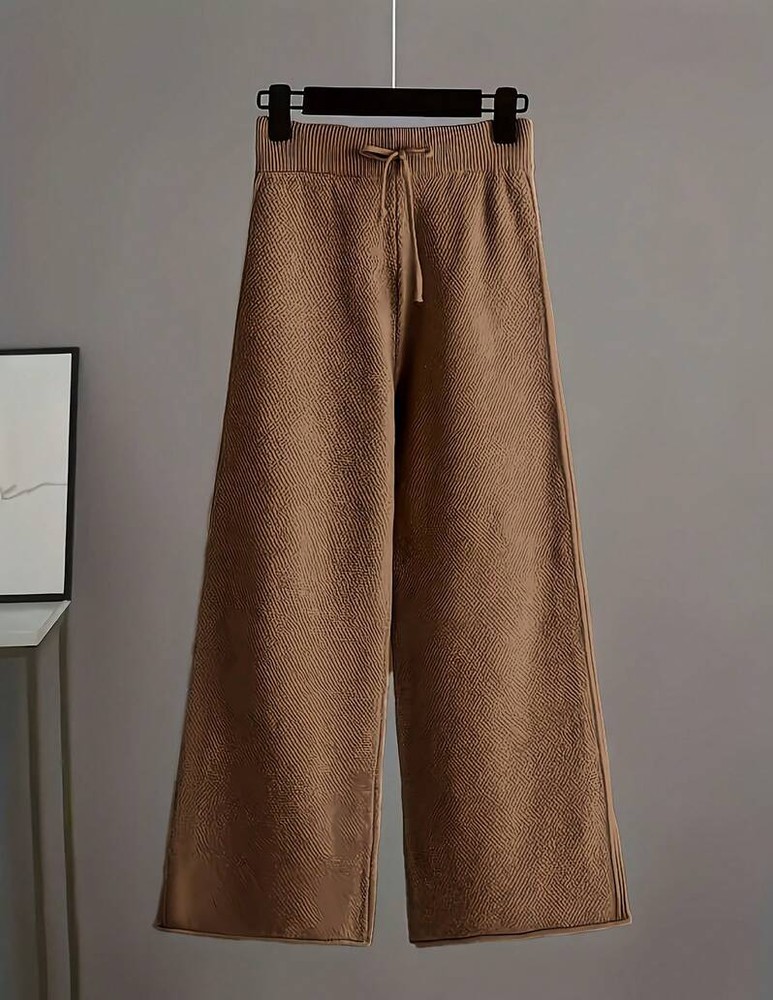Versatile 2-Piece Outfit Crafted For Daily Convenience, Boasts A Comfortable Silhouette That Fits Seamlessly Into Your Routine, Suitable For Mild To Cool Weather, Great For Lazy We
