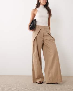 ASOS DESIGN Tailored pleat front detail wide leg pants in sponge green