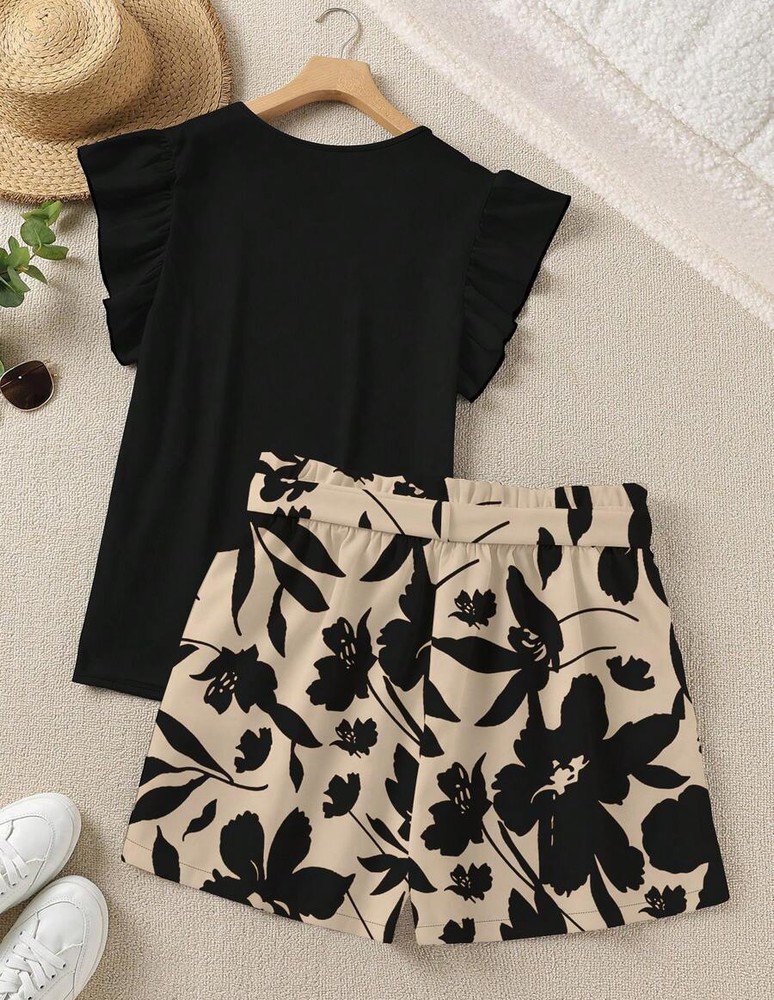 SHEIN LUNE 2件組優雅休閒純色荷葉邊上衣與印花短褲套裝,夏季女款度假穿搭,黑色花卉米色